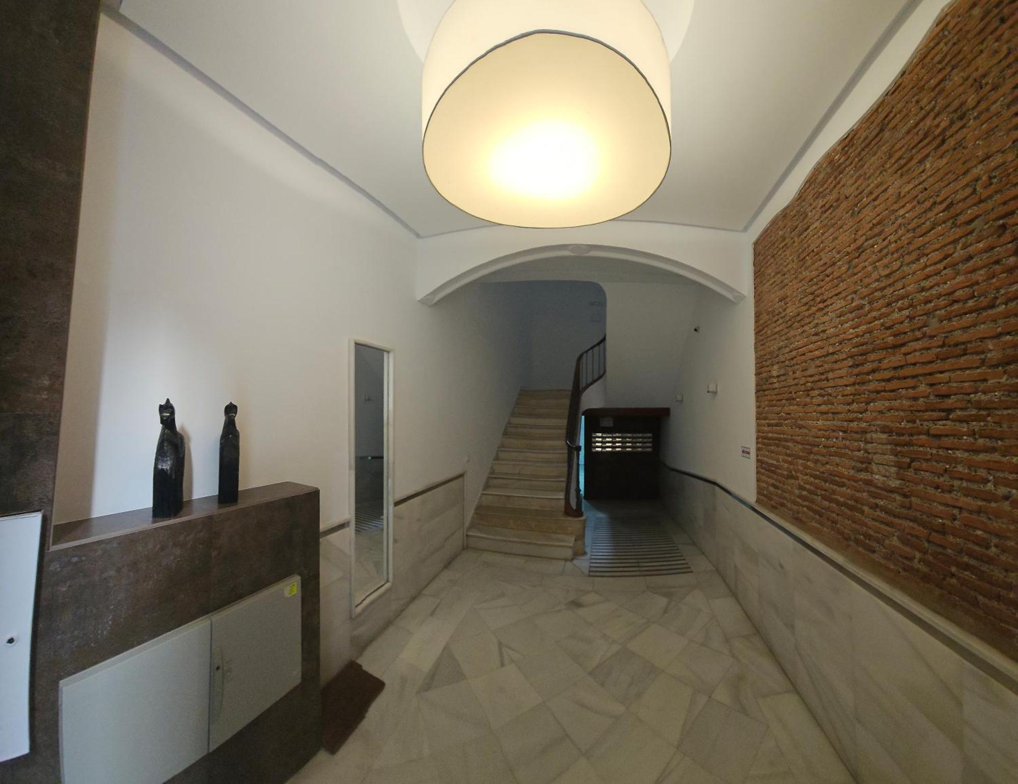 Chic Casa Cathedral At Calle Fresca 2-Bedroom Apartment In Malaga City Center Exterior foto