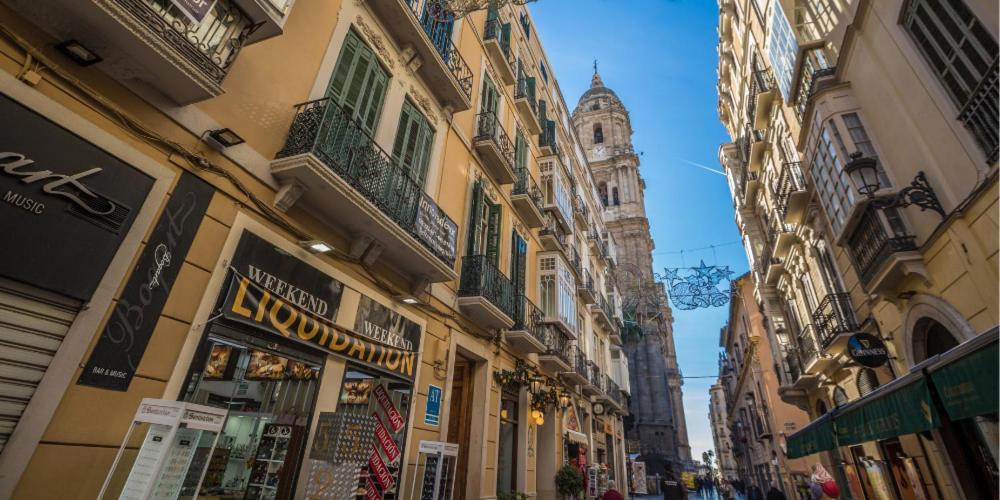 Chic Casa Cathedral At Calle Fresca 2-Bedroom Apartment In Malaga City Center Exterior foto